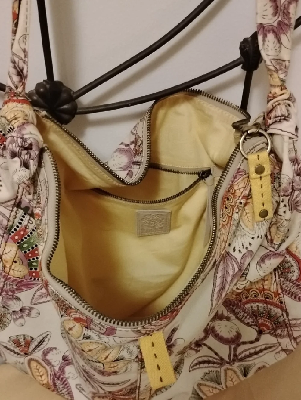 Lucky Brand XL Floral Canvas Hobo Bag New Without Tag